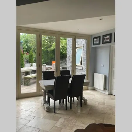 Stone ベッド・アンド・ブレックファスト 3*